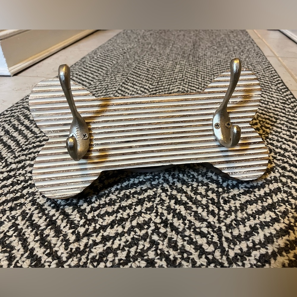 NEW * Wooden rustic dog bone wall hanger